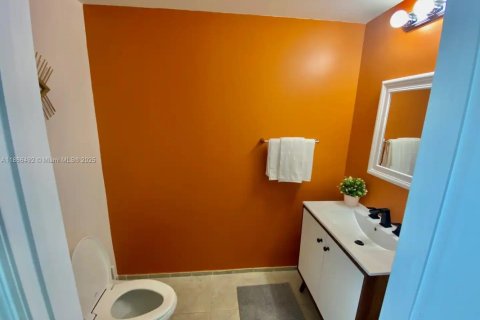 Купить кондоминиум в Майами, Флорида 1 спальня, 66.98м2, № 1897273 - фото 11