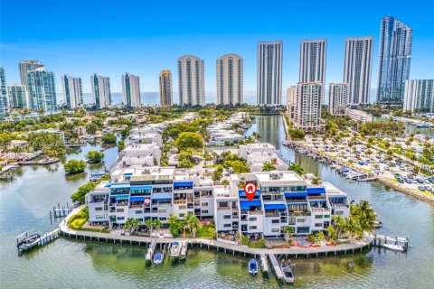 Copropriété à vendre à Sunny Isles Beach, Floride: 3 chambres, 232.26 m2 № 1797524 - photo 14