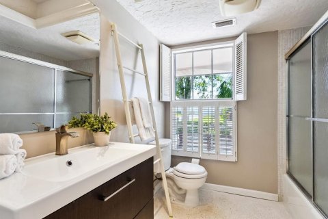 Casa en venta en Sarasota, Florida, 3 dormitorios, 154.12 m2 № 1733133 - foto 2