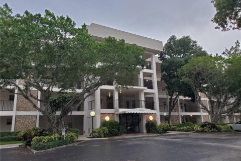 Condo in Pompano Beach, Florida, 1 bedroom  № 1730969 - photo 4