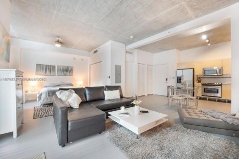 Appartement à louer à Miami, Floride: 1 chambre № 2046097 - photo 3