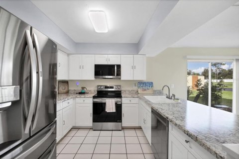 Condo in Englewood, Florida, 2 bedrooms  № 1826261 - photo 14