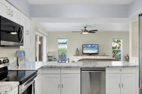 Condo in Englewood, Florida, 2 bedrooms  № 1826261 - photo 16