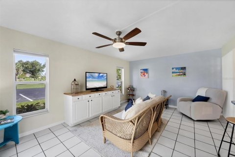 Condo in Englewood, Florida, 2 bedrooms  № 1826261 - photo 9