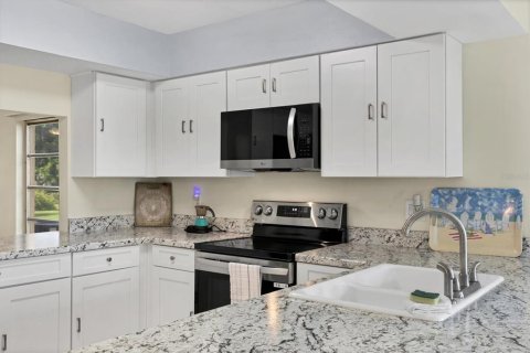 Condo in Englewood, Florida, 2 bedrooms  № 1826261 - photo 15