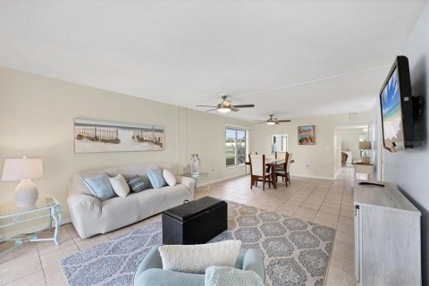 Condo in Englewood, Florida, 2 bedrooms  № 1826261 - photo 22