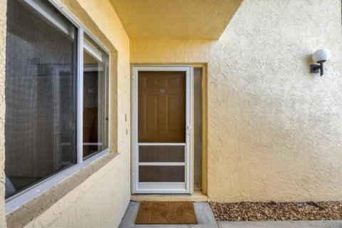 Condo in Englewood, Florida, 2 bedrooms  № 1826261 - photo 6