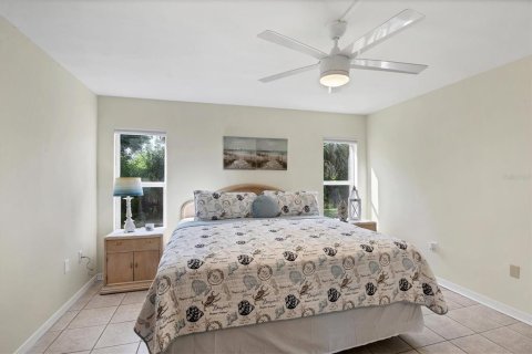 Condo in Englewood, Florida, 2 bedrooms  № 1826261 - photo 25