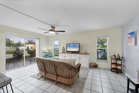 Condo in Englewood, Florida, 2 bedrooms  № 1826261 - photo 10