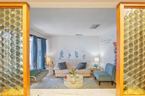 Propiedad comercial en venta en Daytona Beach, Florida, 133.41 m2 № 1268370 - foto 7