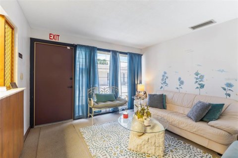 Propiedad comercial en venta en Daytona Beach, Florida, 133.41 m2 № 1268370 - foto 5