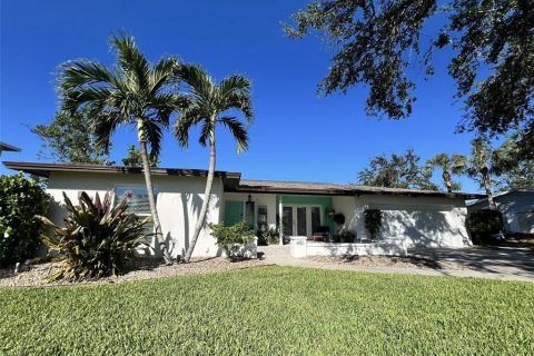 Casa en alquiler en Sarasota, Florida, 3 dormitorios, 179.86 m2 № 1534652 - foto 1