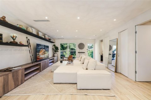 Купить виллу или дом в Майами, Флорида 3 спальни, 130.53м2, № 1995618 - фото 23