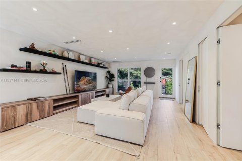 Купить виллу или дом в Майами, Флорида 3 спальни, 130.53м2, № 1995618 - фото 21