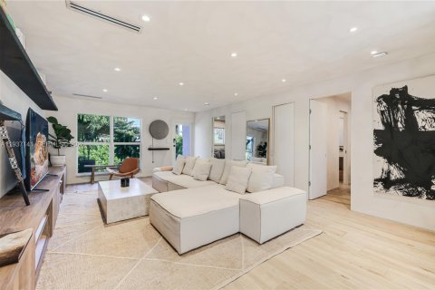 Купить виллу или дом в Майами, Флорида 3 спальни, 130.53м2, № 1995618 - фото 22