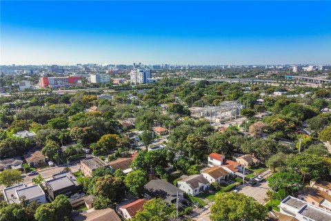 Купить виллу или дом в Майами, Флорида 3 спальни, 130.53м2, № 1995618 - фото 11