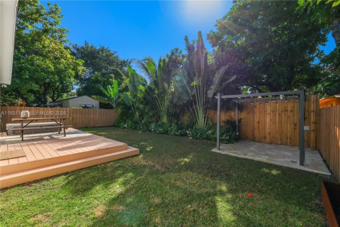 Купить виллу или дом в Майами, Флорида 3 спальни, 130.53м2, № 1995618 - фото 27