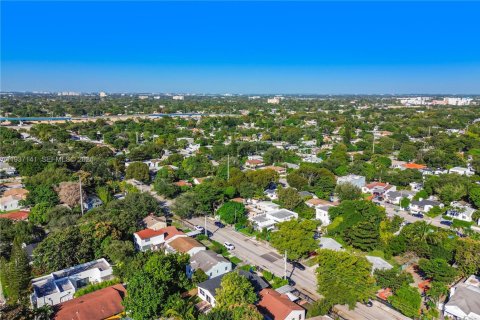 Купить виллу или дом в Майами, Флорида 3 спальни, 130.53м2, № 1995618 - фото 13