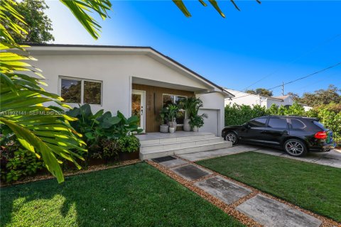 Купить виллу или дом в Майами, Флорида 3 спальни, 130.53м2, № 1995618 - фото 9