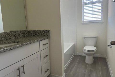 House in Winter Garden, Florida 3 bedrooms, 156.54 sq.m. № 1545602 - photo 11