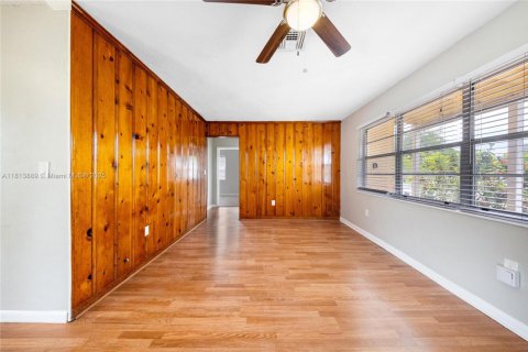 House in Hollywood, Florida 2 bedrooms, 99.03 sq.m. № 1763016 - photo 8