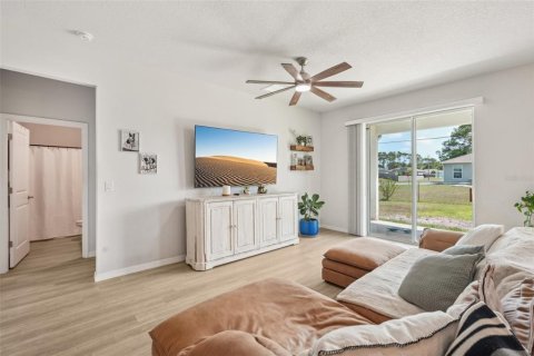 Villa ou maison à vendre à Palm Bay, Floride: 3 chambres, 143.16 m2 № 1754740 - photo 3