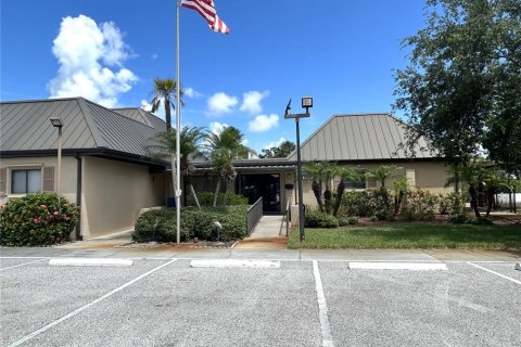 Condo in New Port Richey, Florida, 2 bedrooms  № 2218187 - photo 21