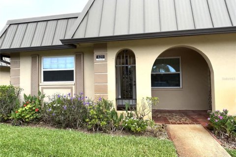 Condo in New Port Richey, Florida, 2 bedrooms № 2218187