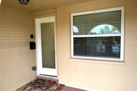Condo in New Port Richey, Florida, 2 bedrooms  № 2218187 - photo 3
