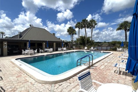 Condo in New Port Richey, Florida, 2 bedrooms  № 2218187 - photo 27