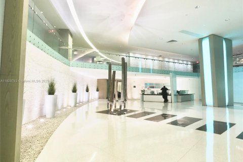 Снять в аренду кондоминиум в Майами, Флорида 2 спальни, 129.04м2, № 1802797 - фото 4