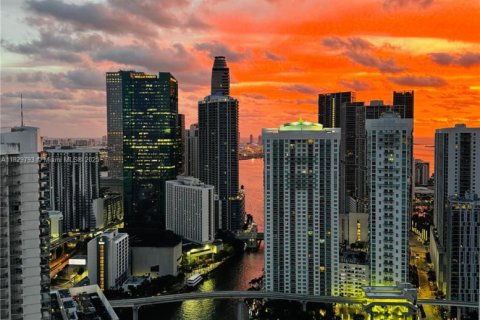 Снять в аренду кондоминиум в Майами, Флорида 2 спальни, 129.04м2, № 1802797 - фото 16