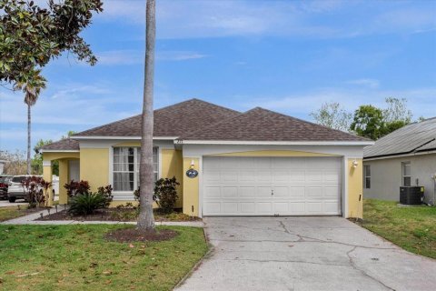 Villa ou maison à louer à Davenport, Floride: 4 chambres, 148.27 m2 № 1374839 - photo 1