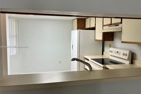 Copropriété à louer à Pembroke Pines, Floride: 1 chambre, 71.53 m2 № 1988740 - photo 7