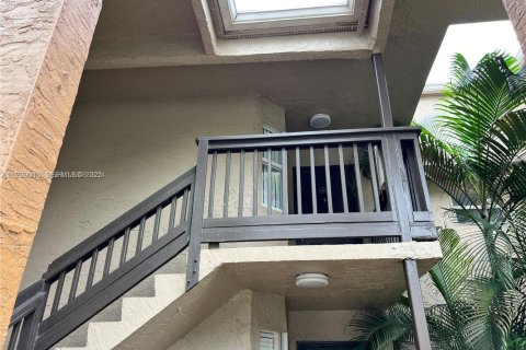 Copropriété à louer à Pembroke Pines, Floride: 1 chambre, 71.53 m2 № 1988740 - photo 3