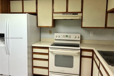 Copropriété à louer à Pembroke Pines, Floride: 1 chambre, 71.53 m2 № 1988740 - photo 5