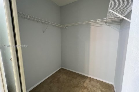 Copropriété à louer à Pembroke Pines, Floride: 1 chambre, 71.53 m2 № 1988740 - photo 12