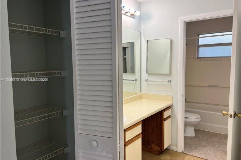 Copropriété à louer à Pembroke Pines, Floride: 1 chambre, 71.53 m2 № 1988740 - photo 17