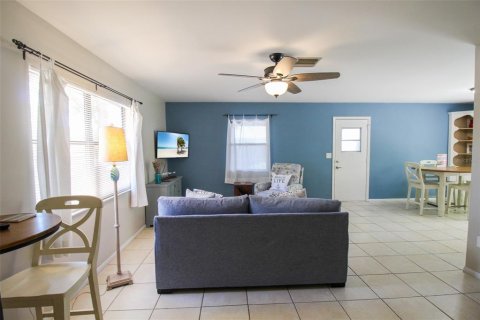 House in Venice, Florida 2 bedrooms, 86.86 sq.m. № 220809 - photo 6