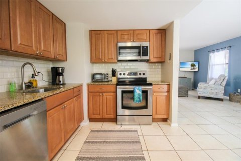 House in Venice, Florida 2 bedrooms, 86.86 sq.m. № 220809 - photo 15