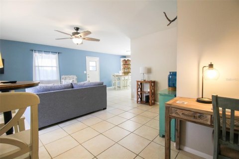 House in Venice, Florida 2 bedrooms, 86.86 sq.m. № 220809 - photo 5