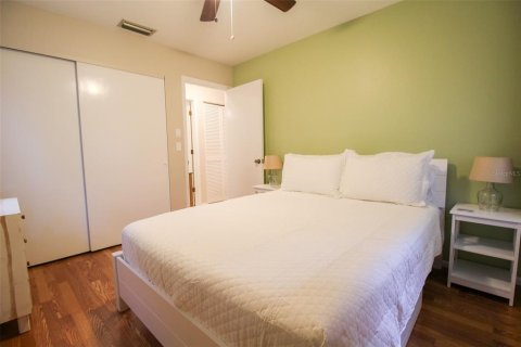House in Venice, Florida 2 bedrooms, 86.86 sq.m. № 220809 - photo 23