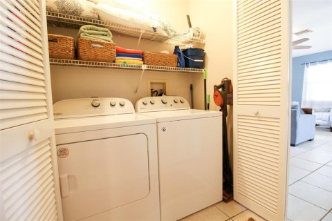 House in Venice, Florida 2 bedrooms, 86.86 sq.m. № 220809 - photo 19