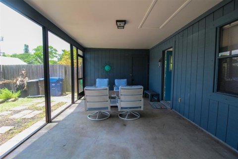 House in Venice, Florida 2 bedrooms, 86.86 sq.m. № 220809 - photo 16