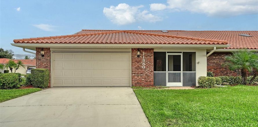 Casa en Lake Suzy, Florida 3 dormitorios, 247.21 m2 № 1906218