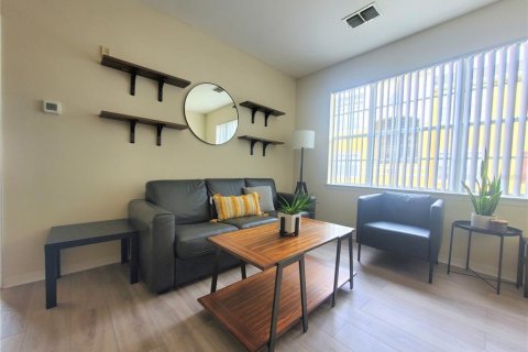 Condo in Orlando, Florida, 1 bedroom  № 1525416 - photo 3
