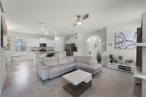 House in Winter Garden, Florida 4 bedrooms, 229.65 sq.m. № 1686461 - photo 5