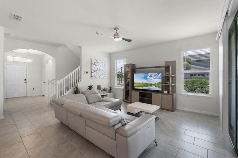 House in Winter Garden, Florida 4 bedrooms, 229.65 sq.m. № 1686461 - photo 4