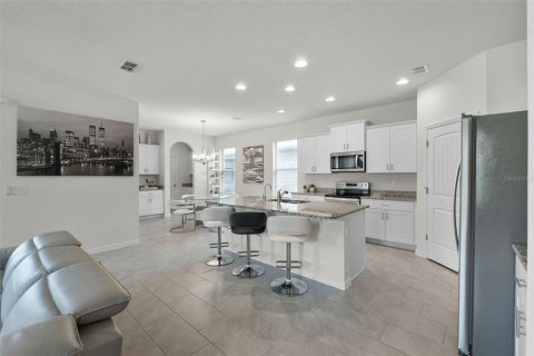 House in Winter Garden, Florida 4 bedrooms, 229.65 sq.m. № 1686461 - photo 6