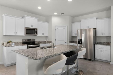 House in Winter Garden, Florida 4 bedrooms, 229.65 sq.m. № 1686461 - photo 7